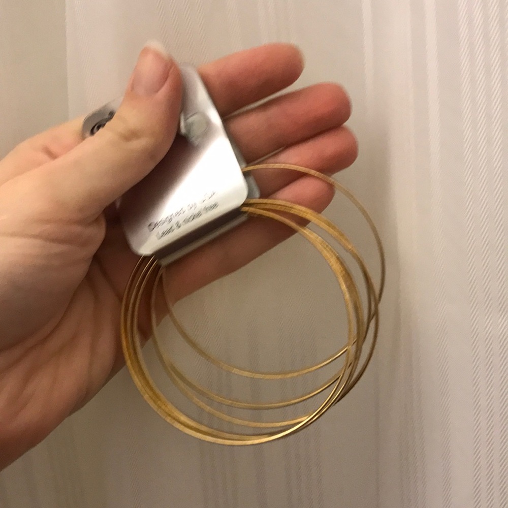 5/$30 Set of 6 gold bangles!